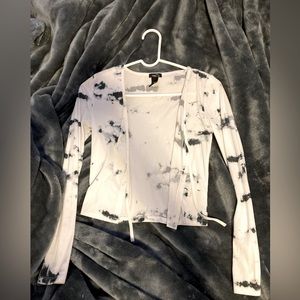 i am selling this cute cover top that’s great for any occasion.